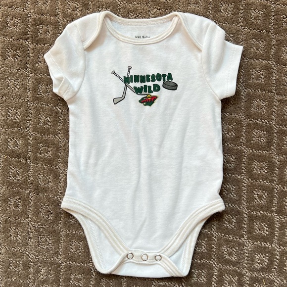 Minnesota teams onesies 3M - Picture 7 of 10